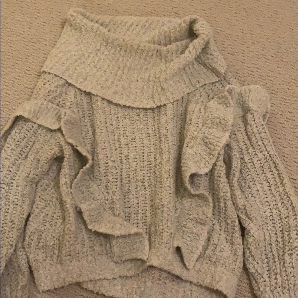 white/gray chunky sweater